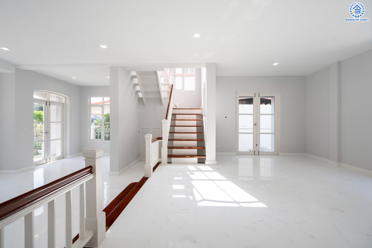 บ้านมือสองตกแต่งใหม่ ม.นันทวัน บางใหญ่-รัตนาธิเบศร์ บ้านเดี่ยวคุณภาพแบรนด์ LH ตอบโจทย์ทุกไลฟ์สไตล์ เนื้อที่ขนาด 66 ตร.ว. ฟังก์ชัน 3 ห้องนอน 3 ห้องน้ำ 1 ห้องแม่บ้านพร้อมห้องน้ำในตัว บนทำศักยภาพ หน้าโครงการติดถนนกาญจนาภิเษก ใกล้รถไฟฟ้าสายสีม่วง "สถานีสามแยกบางใหญ่" และทางด่วน "ศรีรัช"